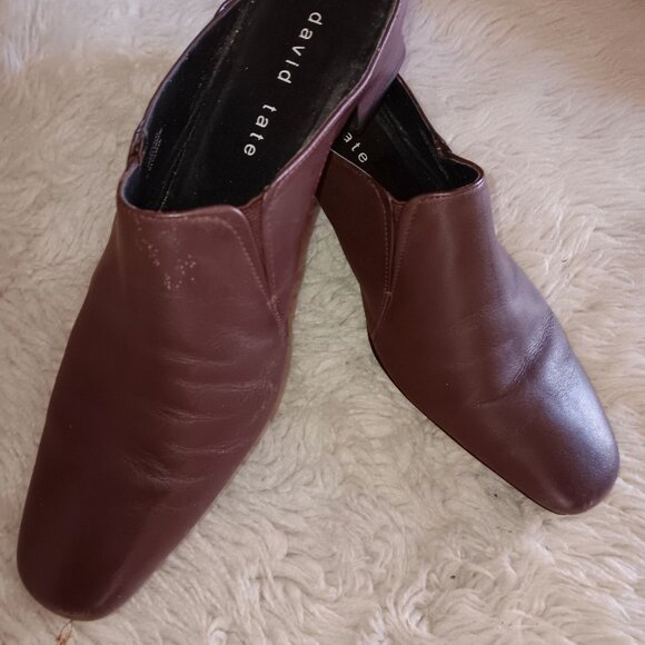 Mount Up on These Mules! David Tate Chunk Heel Brown Mules - Picture 1 of 4